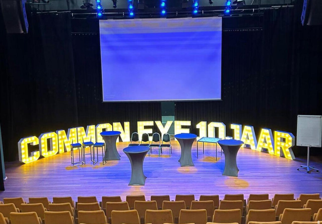 Zakelijke evenementen met lichtletters erbij